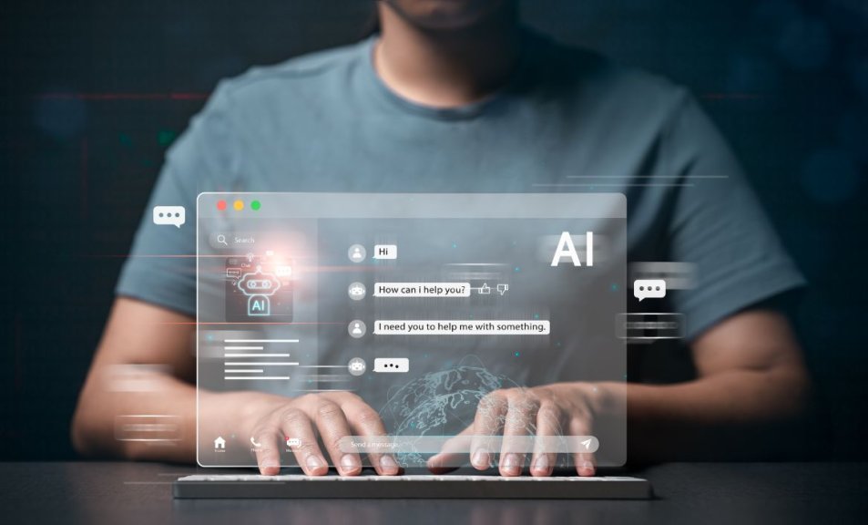 デジタルマーケターが、AIやデータツールを活用した将来戦略を計画しています